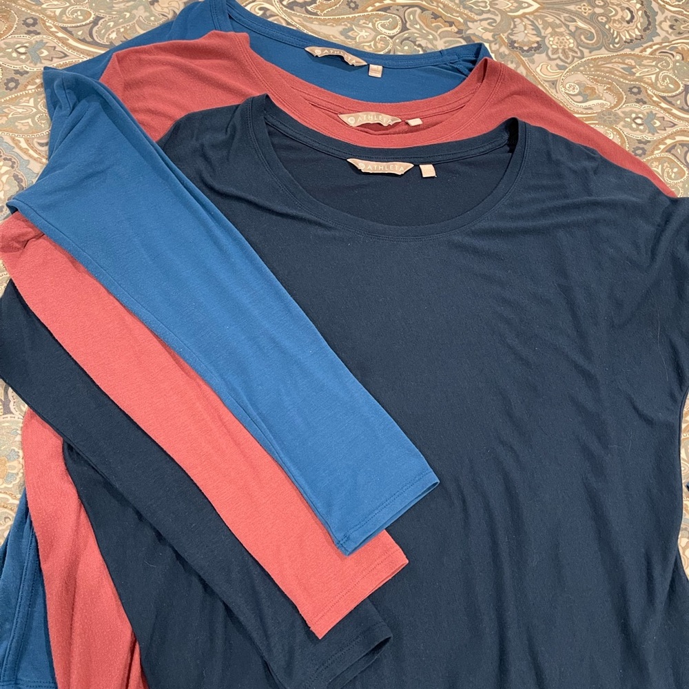 Athleta long sleeve size medium shirt bundle
